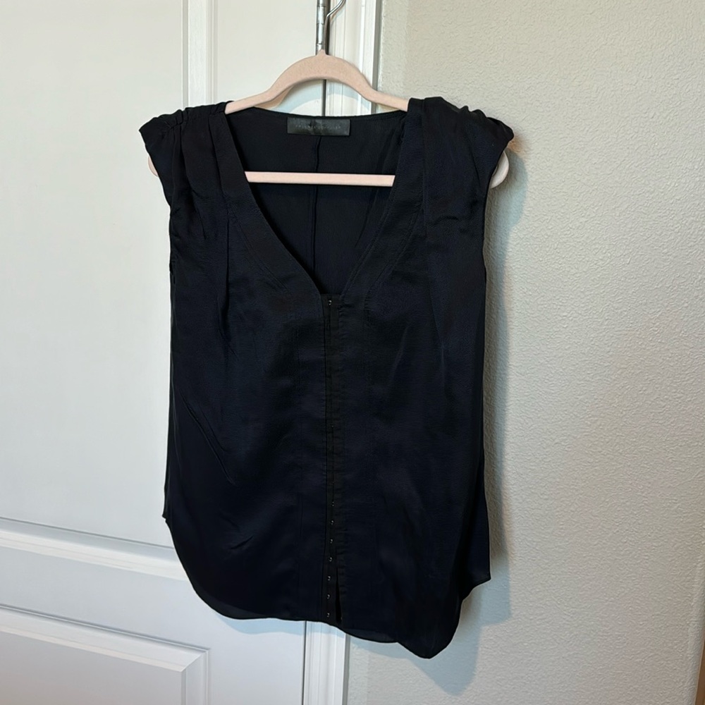 Beautiful proenza navy blue top with hook and eyebrows the front all silk